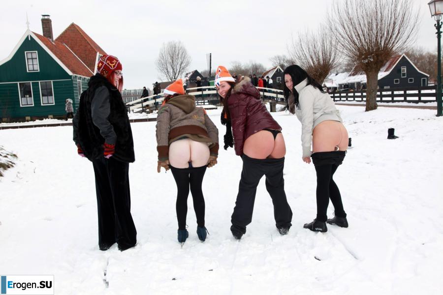 Dutch nudists in winter. Part 2. Photo 8