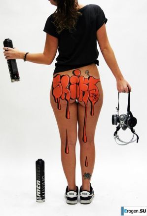 Graffiti on Girls. Part 2. Thumb 30