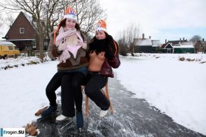 Dutch nudists in winter. Part 3. Thumb 6