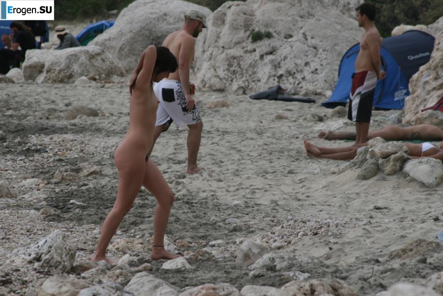 And again, hippies. Now on the beach. Part 3. Photo 19