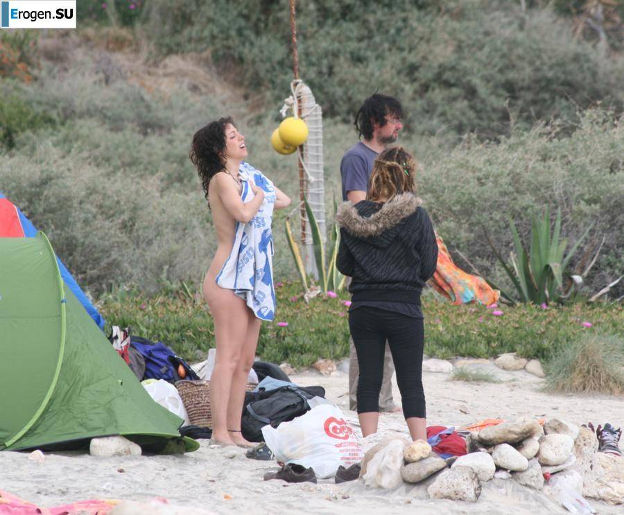 And again, hippies. Now on the beach. Part 3. Photo 23
