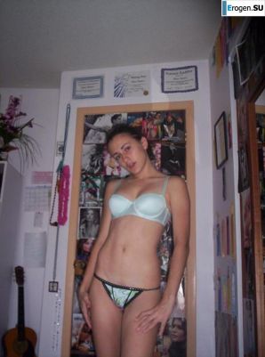 Beautiful Bulgarian posing at home and on the beach. Part 2. Thumb 21