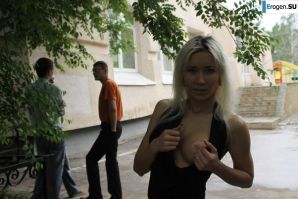Настя из Самары ходит по городу и показывает себя. Часть 3. Эскиз 19