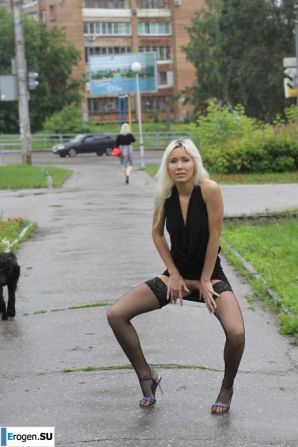 Настя из Самары ходит по городу и показывает себя. Часть 6. Эскиз 5