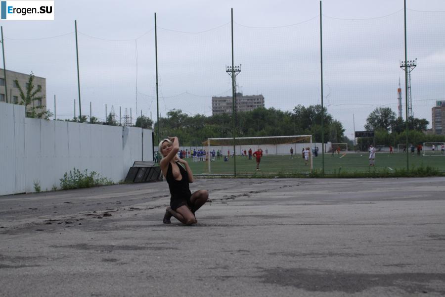 Nastya from Samara walks around the city and shows herself. Part 12. Photo 14