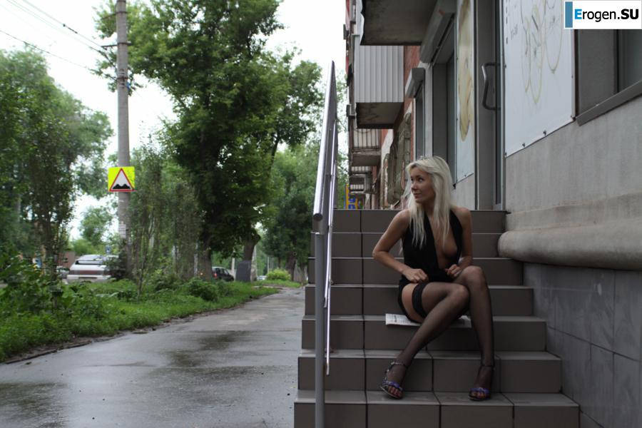 Nastya from Samara walks around the city and shows herself. Part 12. Photo 3