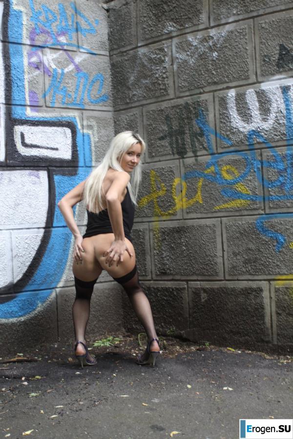 Nastya from Samara walks around the city and shows herself. Part 12. Photo 31