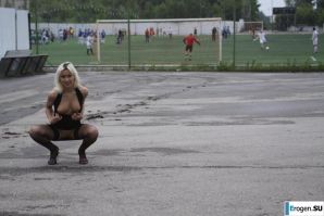 Nastya from Samara walks around the city and shows herself. Part 12. Thumb 6