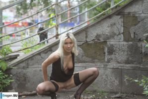 Настя из Самары ходит по городу и показывает себя. Часть 13. Эскиз 16