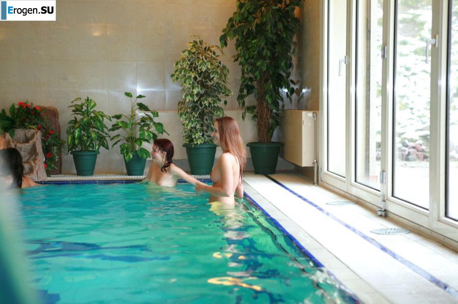 Czech nudists in the pool. Photo 15