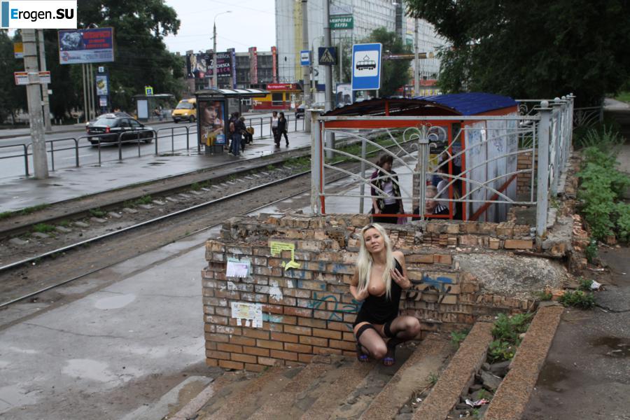 Nastya from Samara walks around the city and shows herself. Part 14. Photo 29