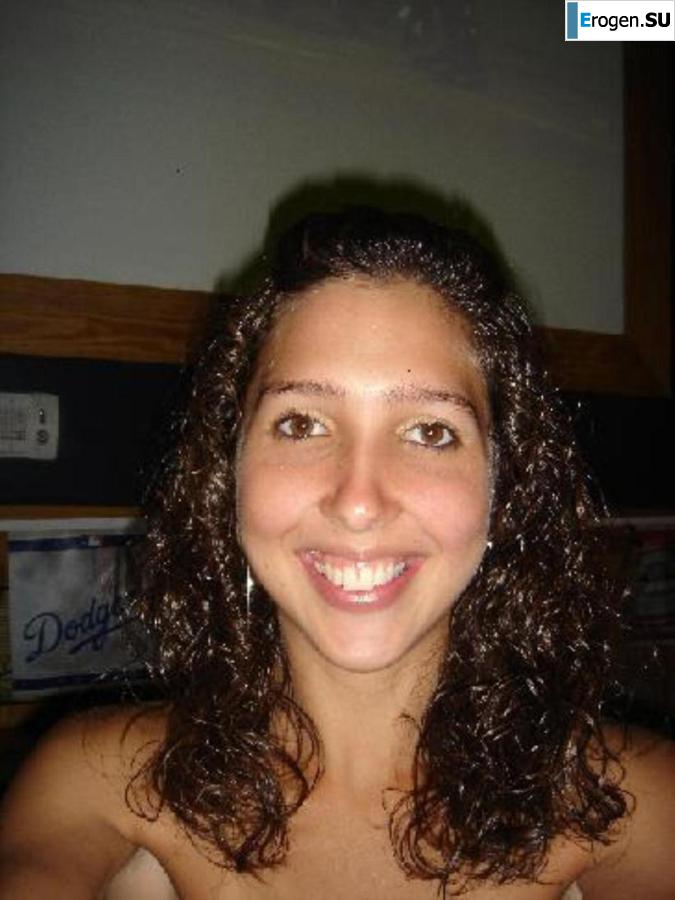 Smiling brunette with everlasting nipples. Part 2. Photo 17