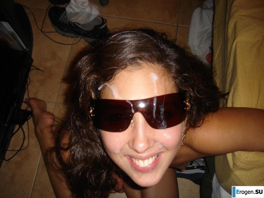 Smiling brunette with everlasting nipples. Part 2. Photo 22