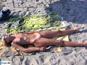 Худая европейка на море. Часть 3. Эскиз 35