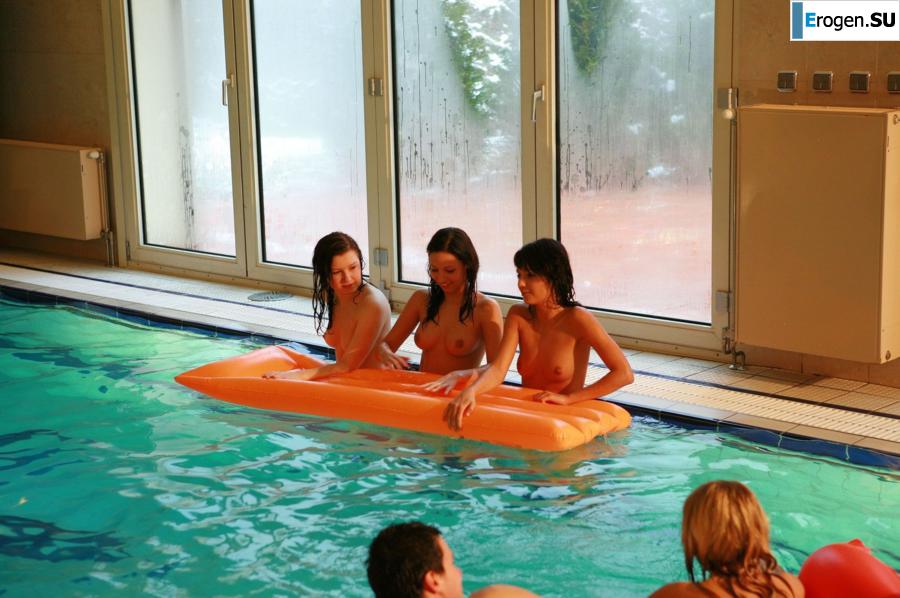 Чешские нудисты в бассейне. Часть 2. Фото 34