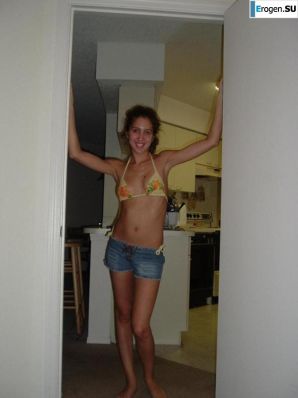 Smiling brunette with everlasting nipples. Part 5. Thumb 10