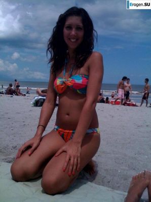 Smiling brunette with everlasting nipples. Part 5. Thumb 16