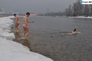 Украинские нудисты зимой. Эскиз 11
