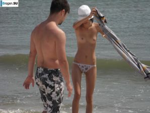 Худая девушка топлесс на пляже. Часть 3. Эскиз 16