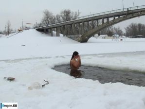 Ukrainian nudists in winter. Part 2. Thumb 24