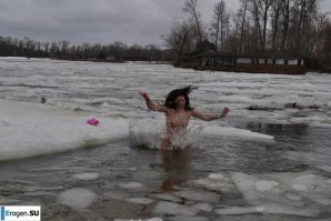 Ukrainian nudists in winter. Part 2. Thumb 37