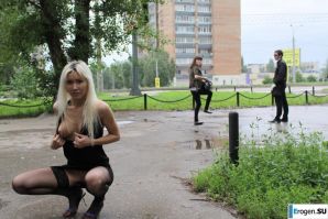 Настя из Самары ходит по городу и показывает себя. Часть 18. Эскиз 24