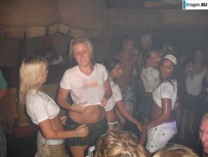 Мокрые вечеринки. Эскиз 12