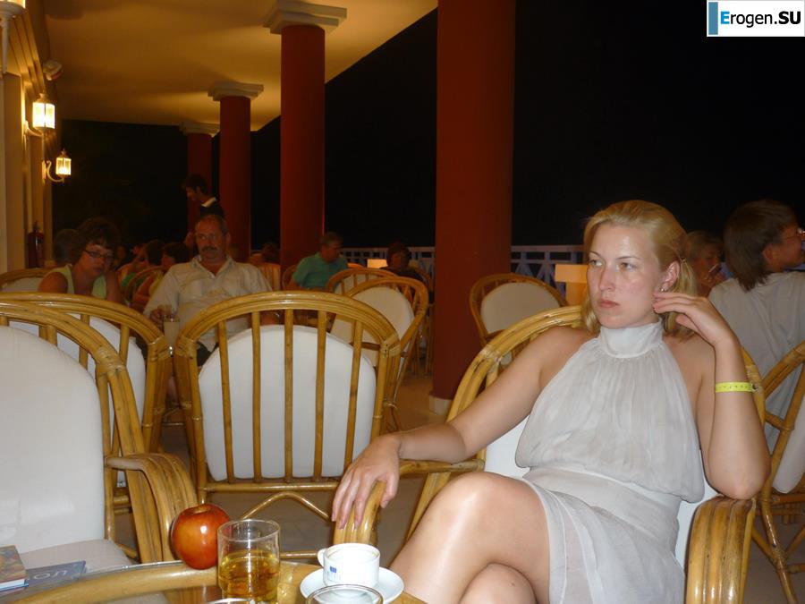 Blonde Exhibitionist without Tits. Photo 13