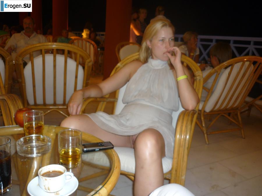 Blonde Exhibitionist without Tits. Photo 34