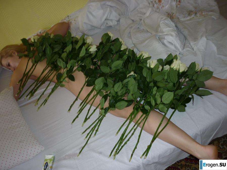 Blonde Exhibitionist without Tits. Photo 36