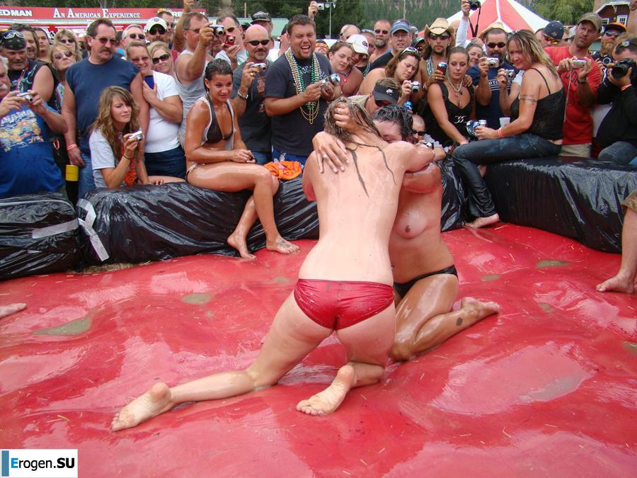 Women's Show Wrestling. Photo 18