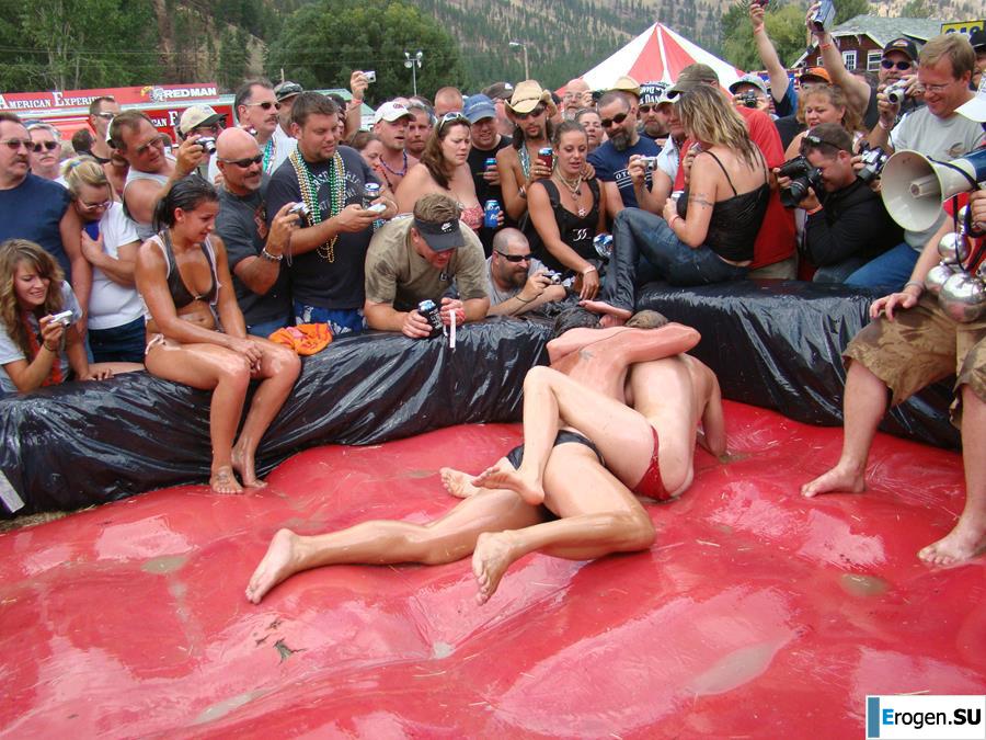 Women's Show Wrestling. Photo 25