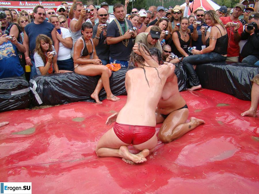 Women's Show Wrestling. Photo 46