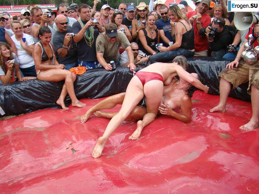Women's Show Wrestling. Photo 51