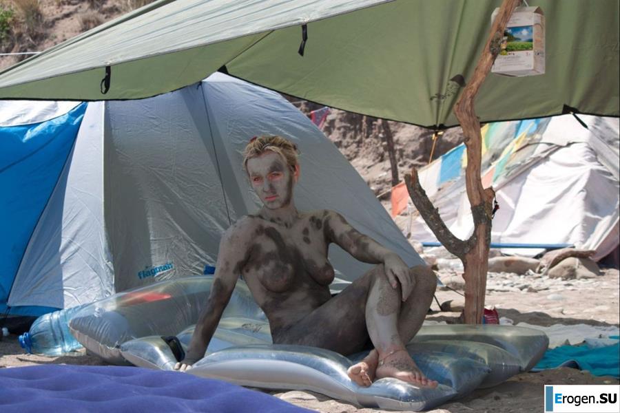 Naked in the Mud. Photo 21