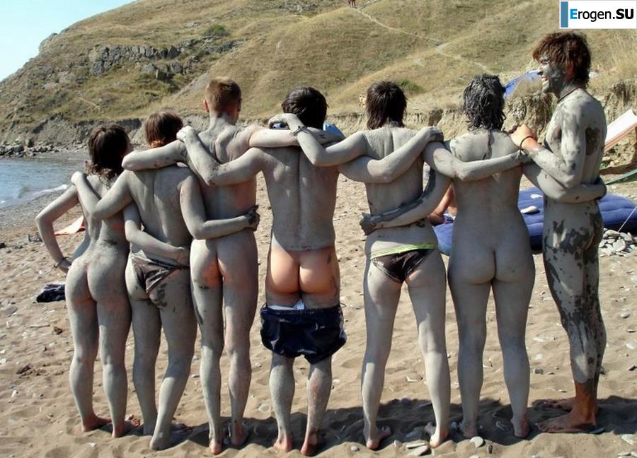 Naked in the Mud. Photo 25