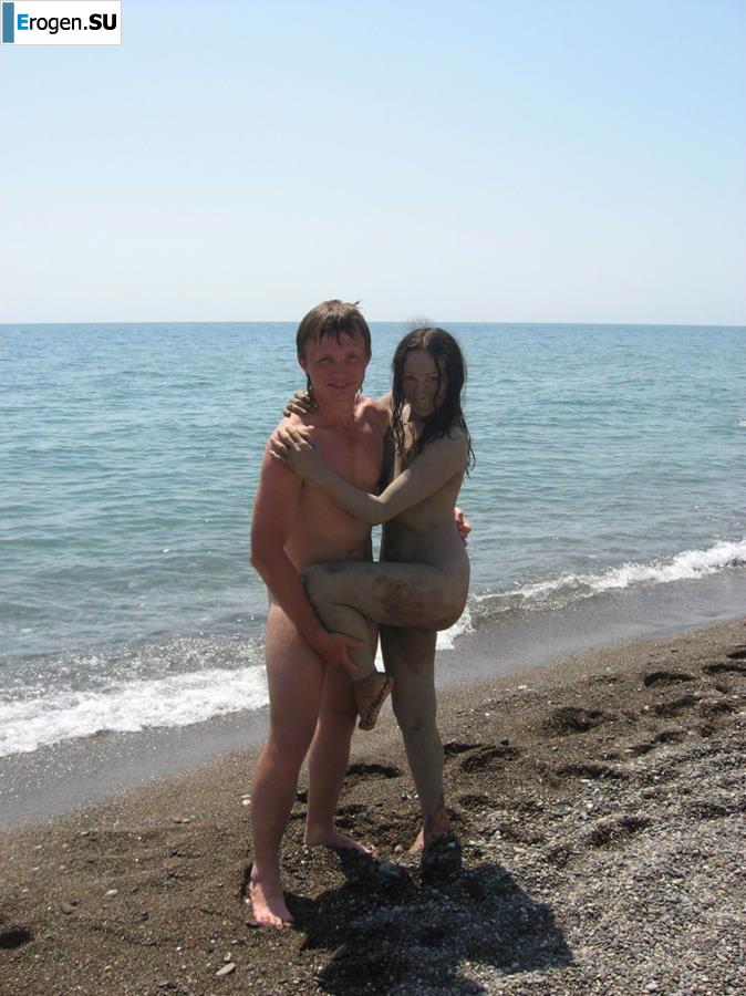Naked in the Mud. Photo 30