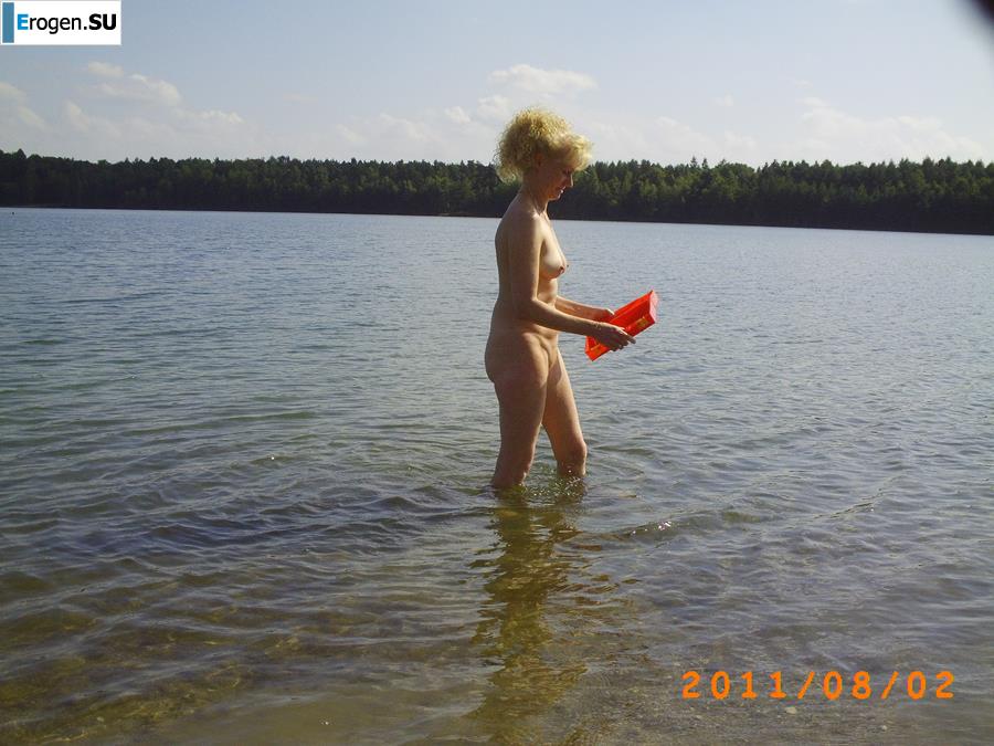 Redhead nudist old woman. Photo 10