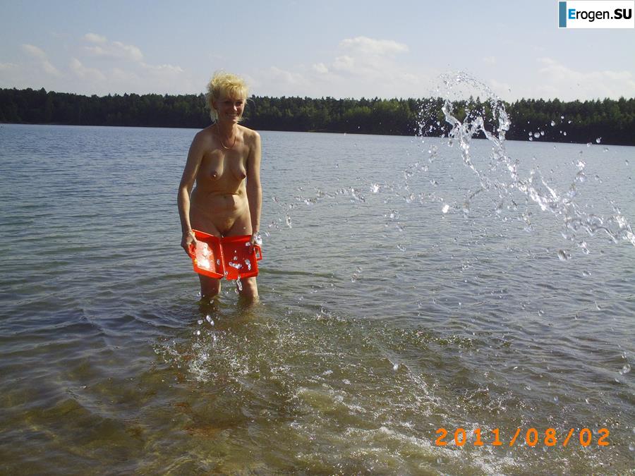 Redhead nudist old woman. Photo 7