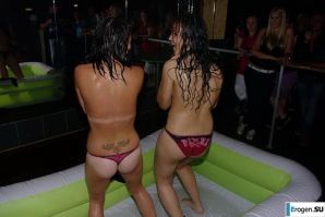 Striptease at the Czech club. Thumb 18