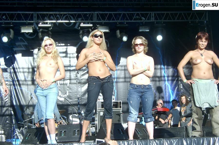 Tits and some pussies at rock concerts. Part 2. Photo 28