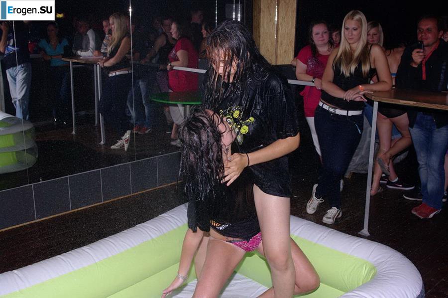 Striptease at the Czech club. Part 5. Photo 49