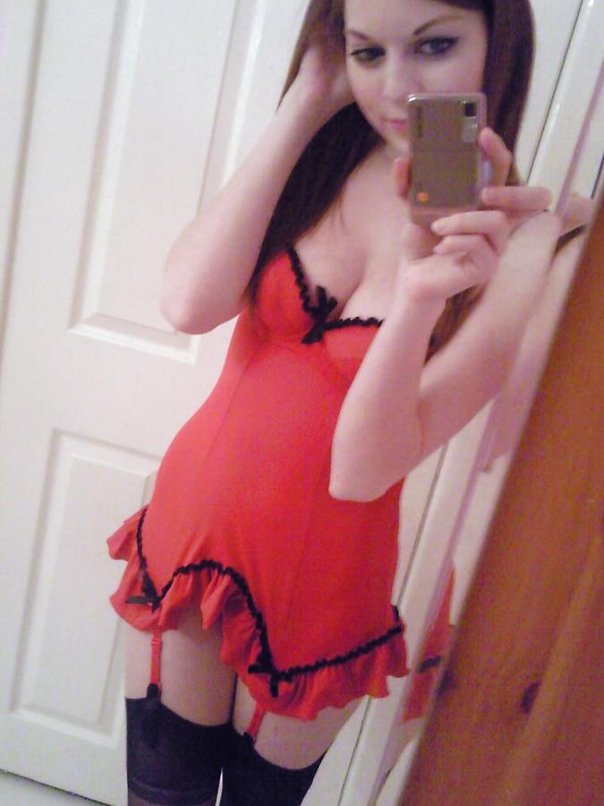 The cutest girl is photographed in the bedroom. Photo 16