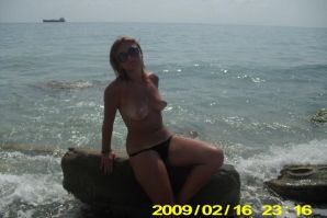 topless. Thumb 6