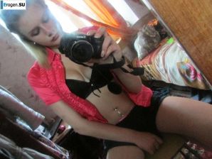 The girl loves to photograph her pussy. Thumb 33