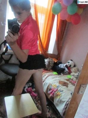 The girl loves to photograph her pussy. Part 2. Thumb 56