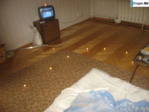 Intimate dinner on the floor. Thumb 24