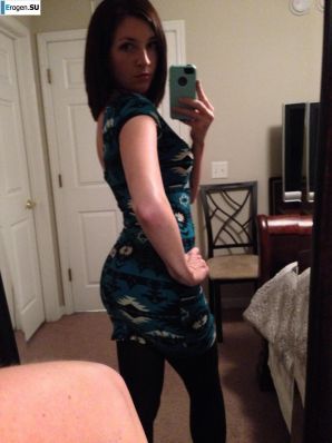 The cheerful young lady makes her selfie. Thumb 25