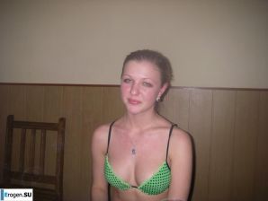 Girlfriends at a Bachelorette Party. Thumb 18