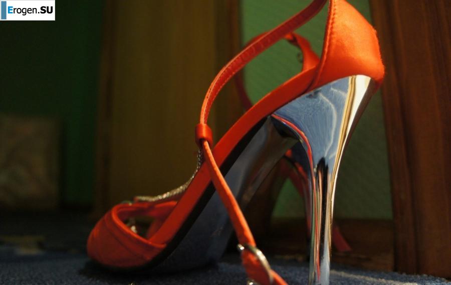 SHADES OF RED. Photo 4